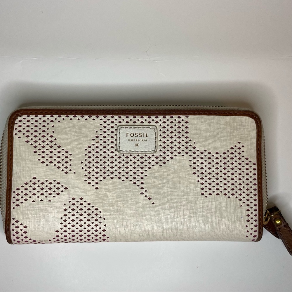 Fossil white and Tan ziparound wallet